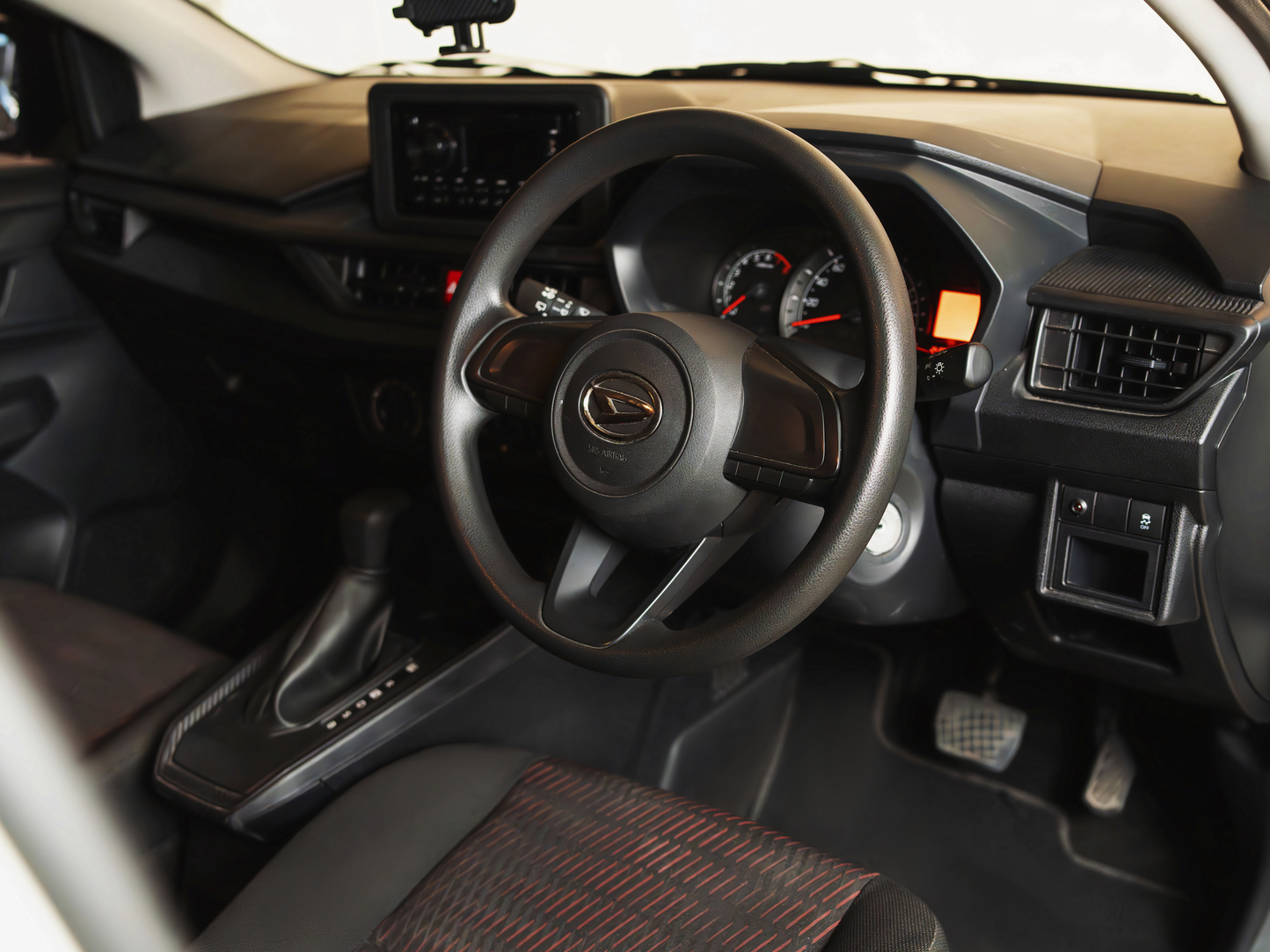 Alquiler de Daihatsu Ayla (blanco) -  photo 2